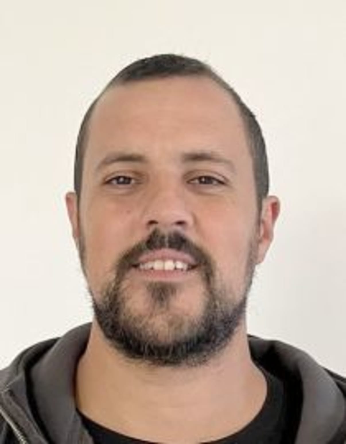 תמונת פורטרט של בעל המקצוע