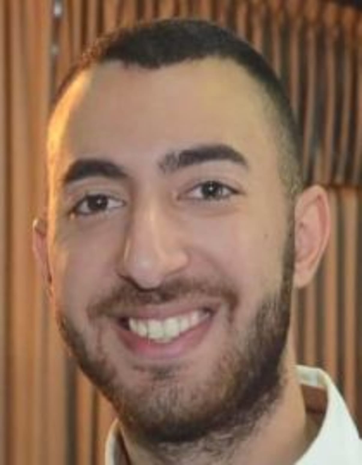 תמונת פורטרט של בעל המקצוע