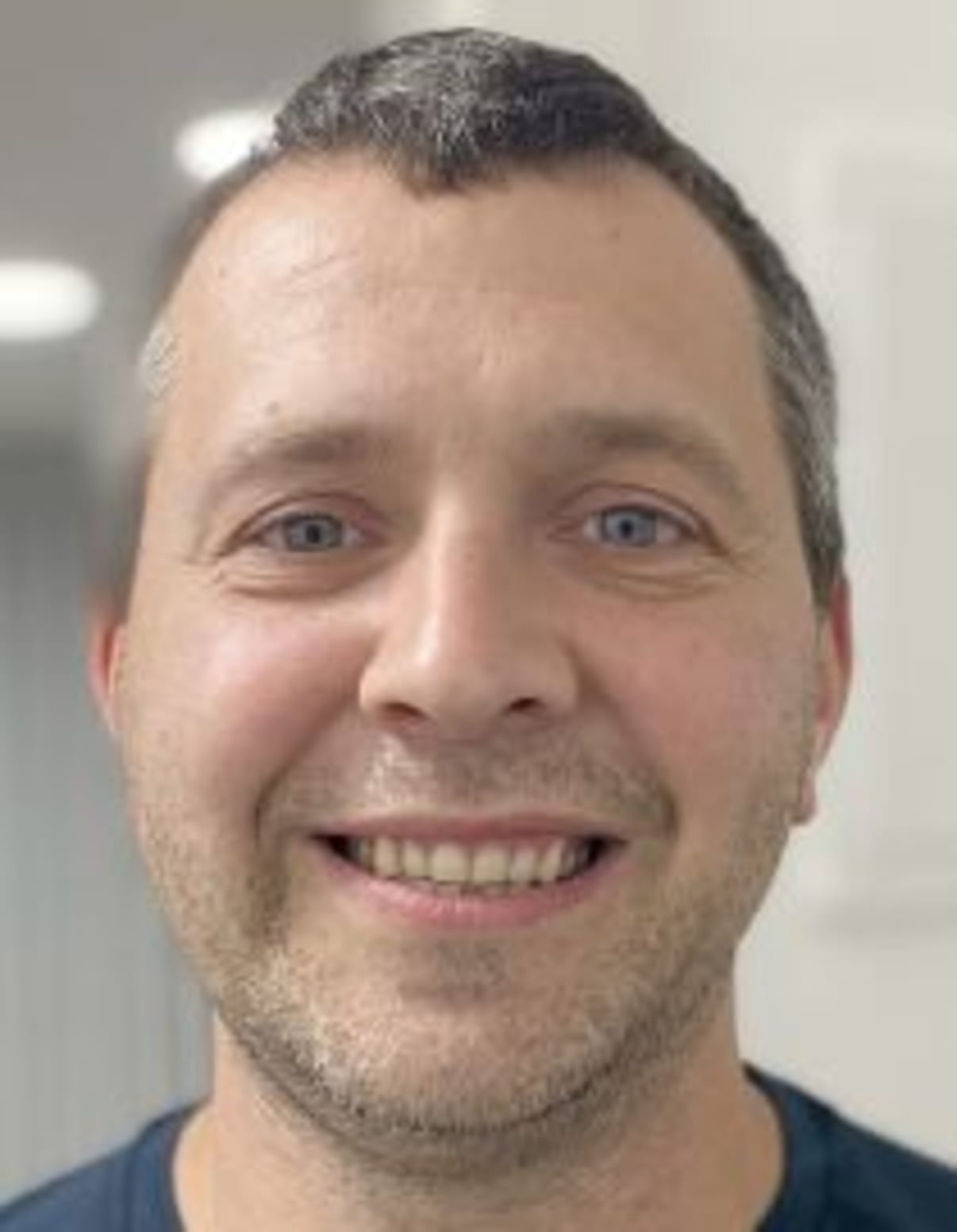 תמונת פורטרט של בעל המקצוע