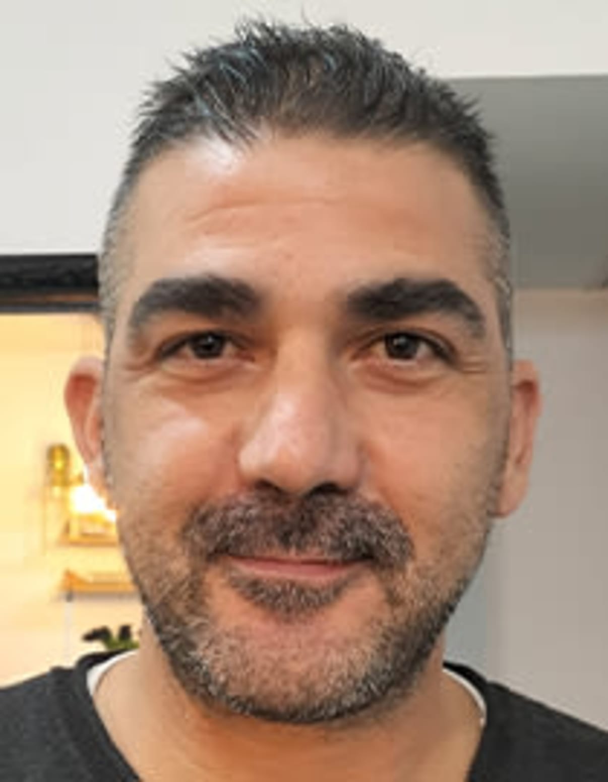 תמונת פורטרט של בעל המקצוע