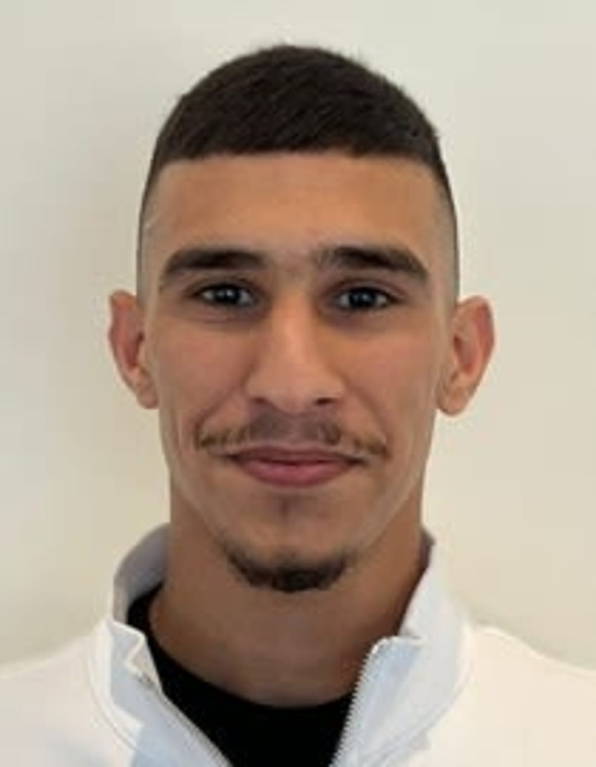 תמונת פורטרט של בעל המקצוע