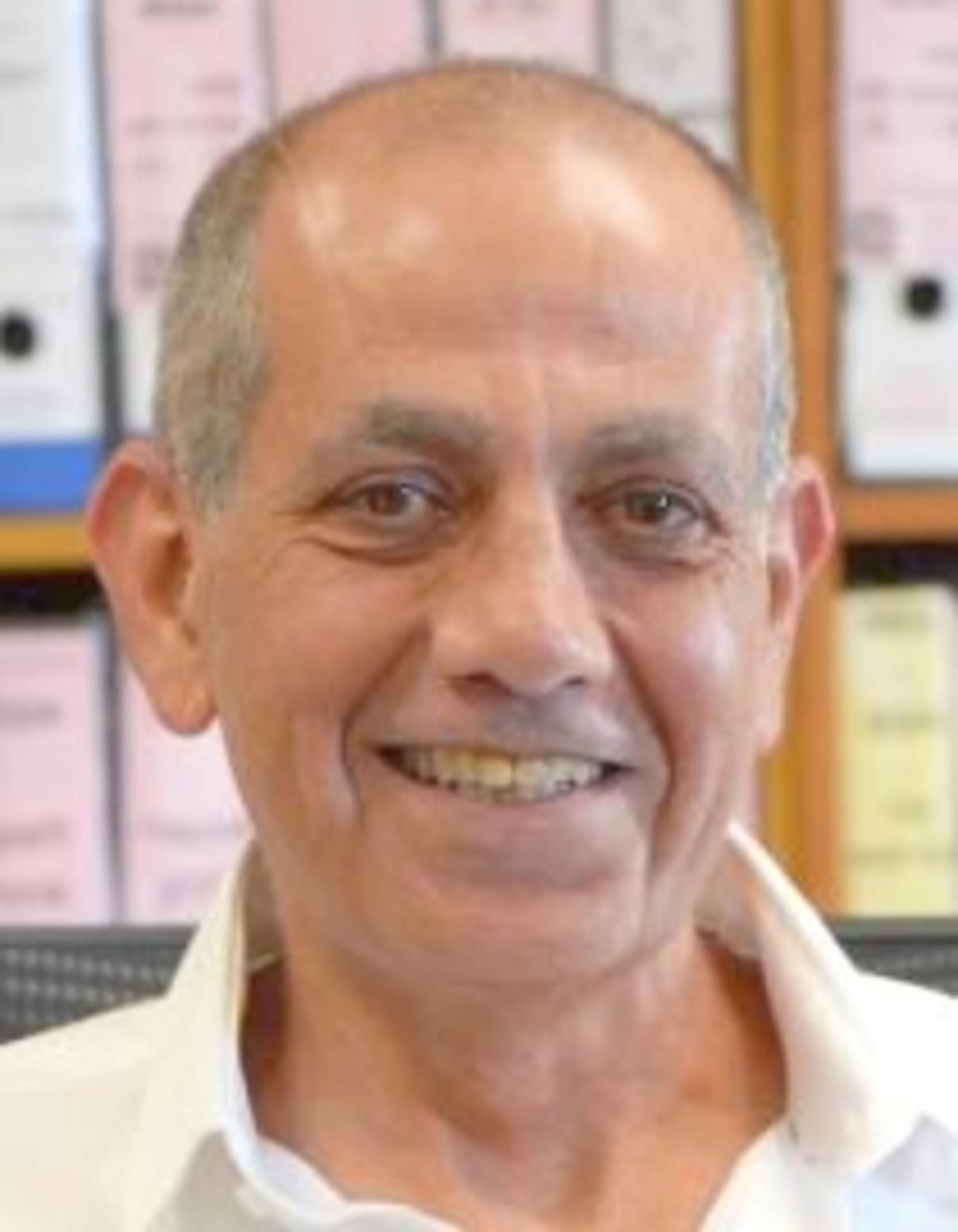 תמונת פורטרט של בעל המקצוע