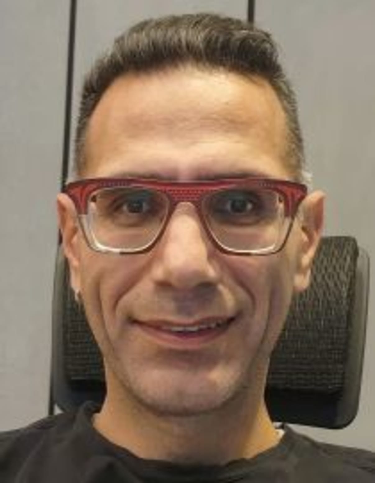 תמונת פורטרט של בעל המקצוע