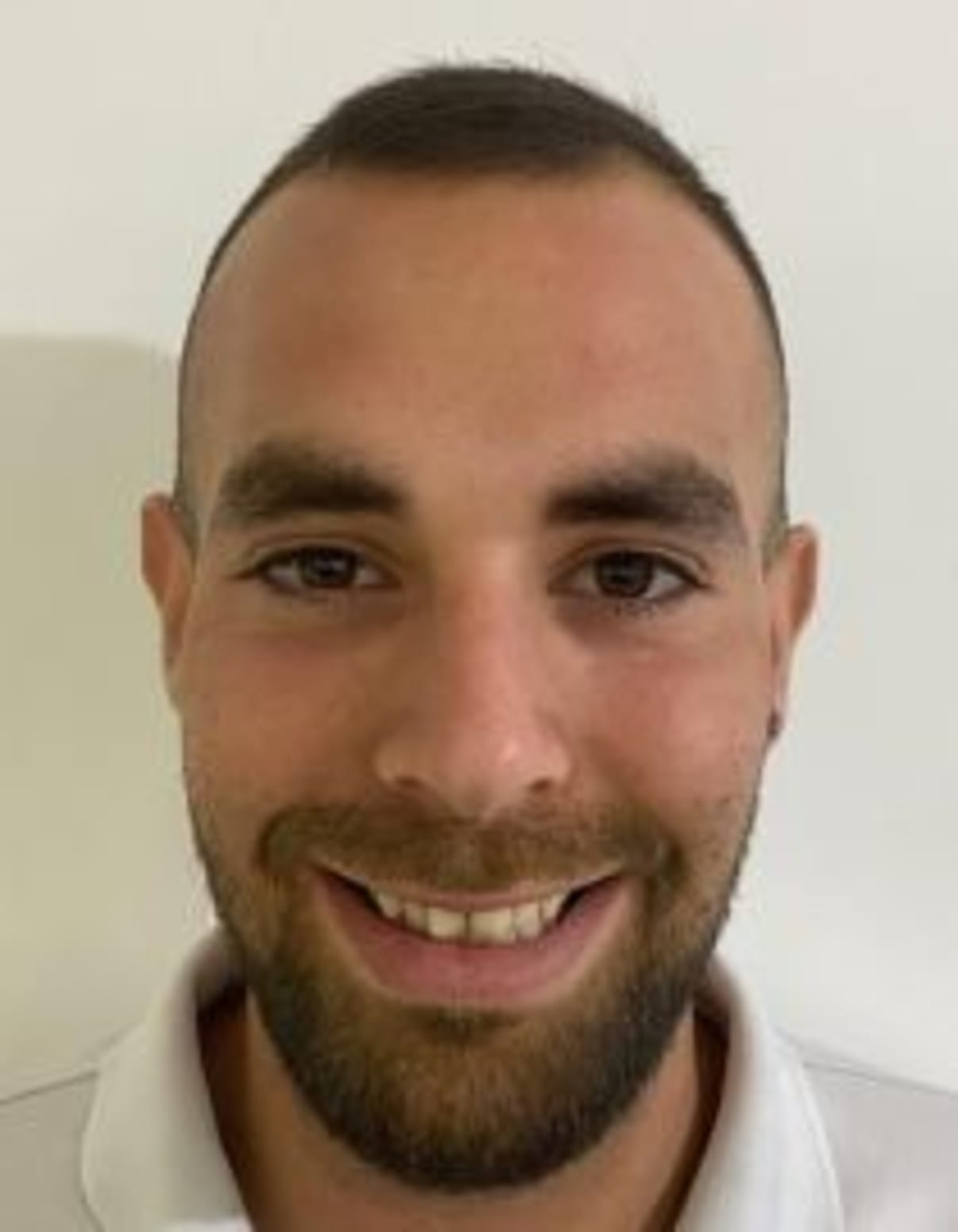 תמונת פורטרט של בעל המקצוע