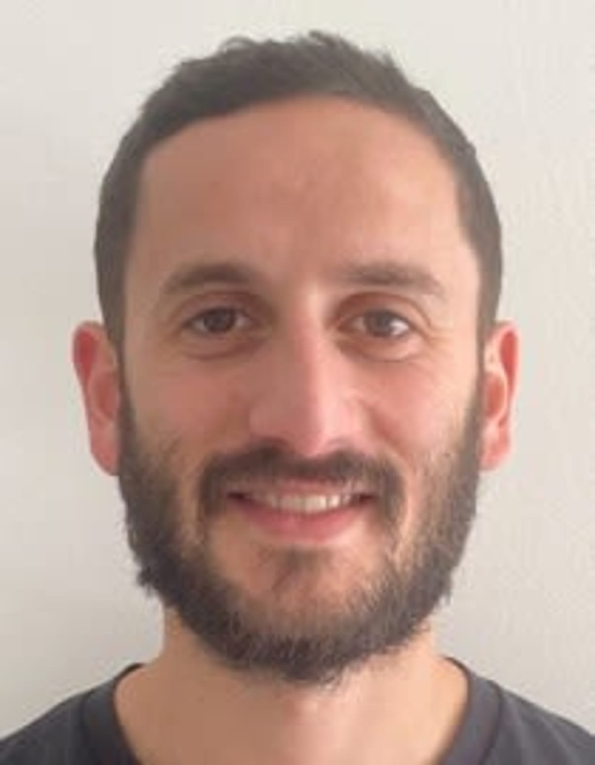 תמונת פורטרט של בעל המקצוע