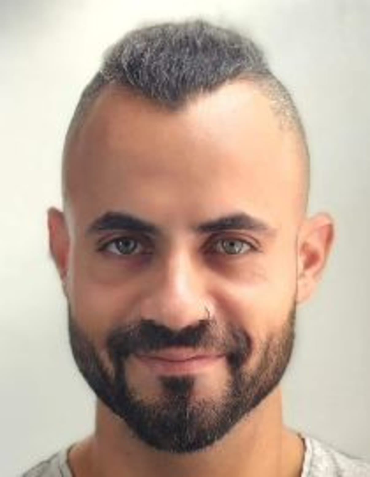 תמונת פורטרט של בעל המקצוע