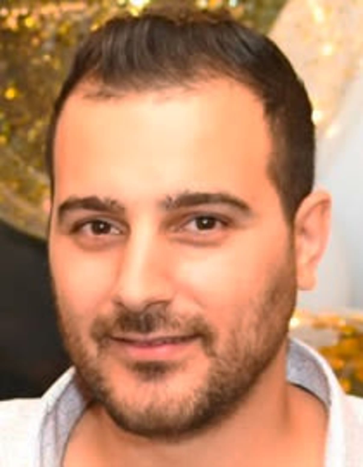 תמונת פורטרט של בעל המקצוע