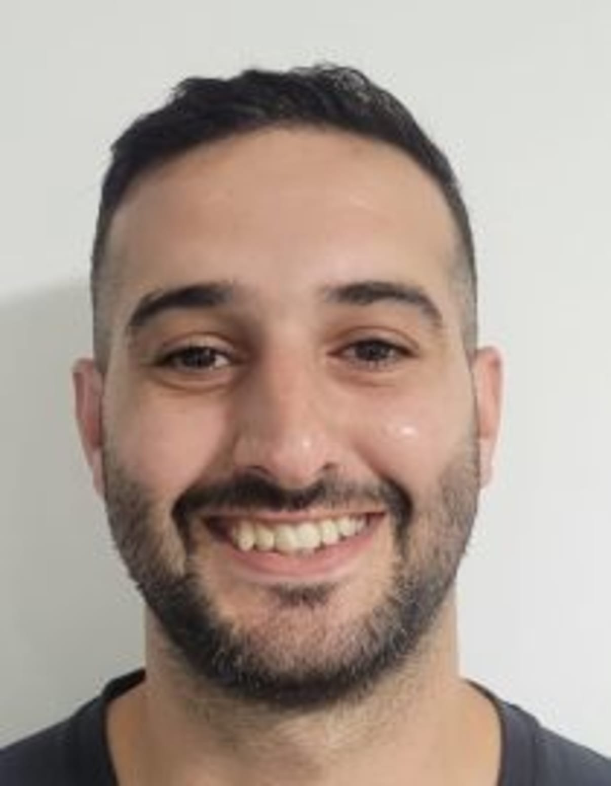 תמונת פורטרט של בעל המקצוע