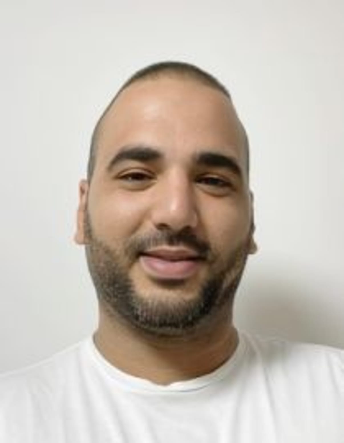 תמונת פורטרט של בעל המקצוע