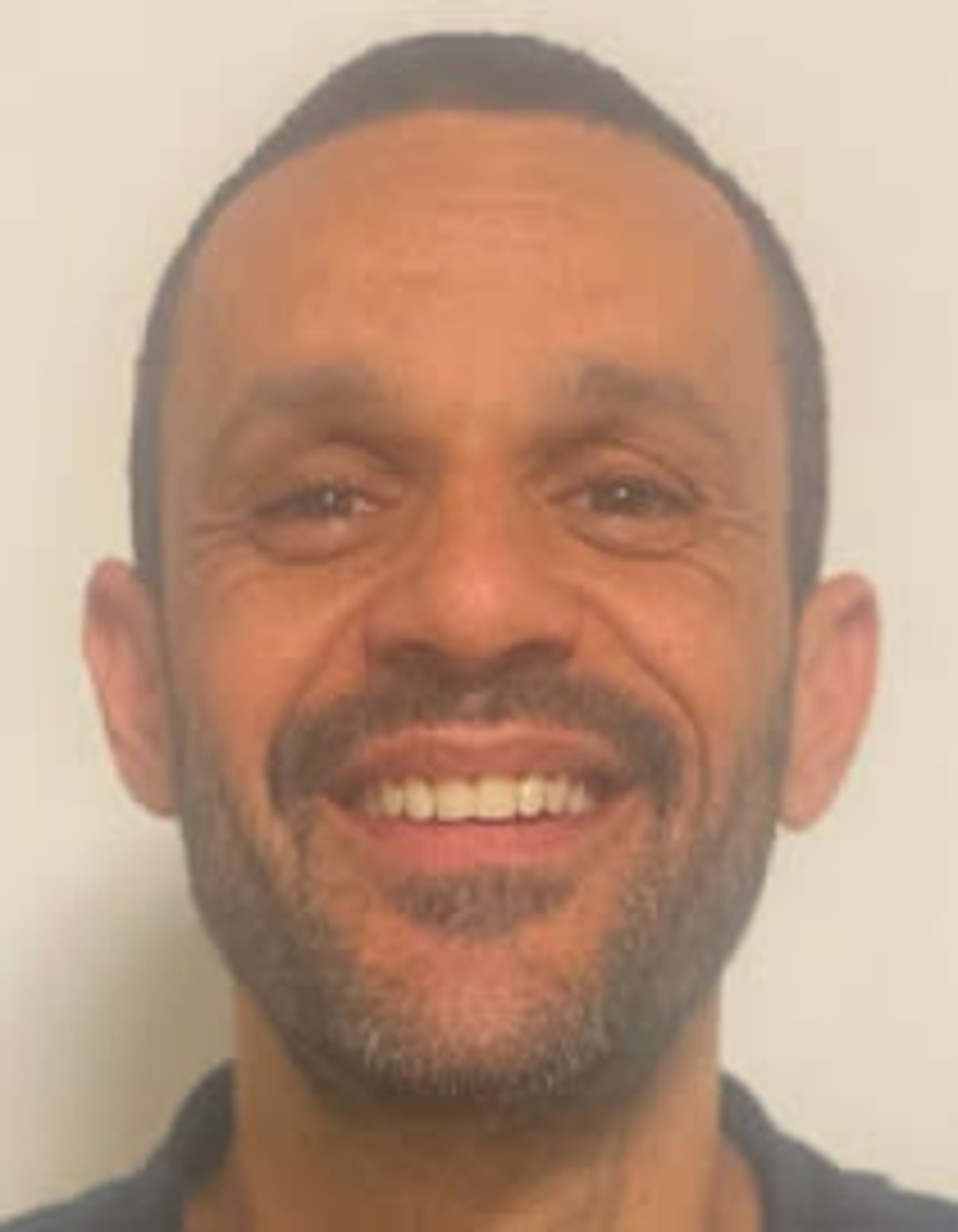 תמונת פורטרט של בעל המקצוע