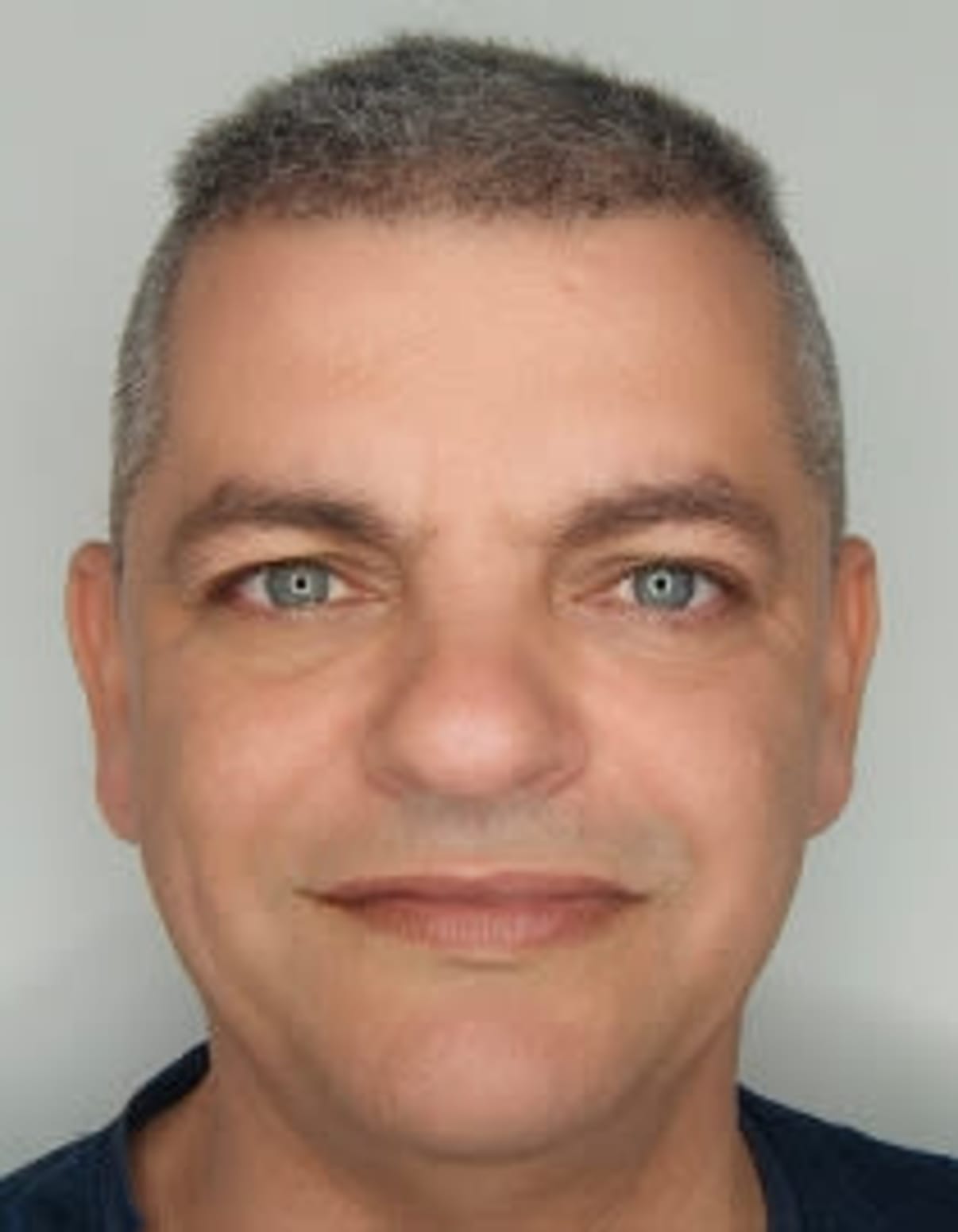 תמונת פורטרט של בעל המקצוע