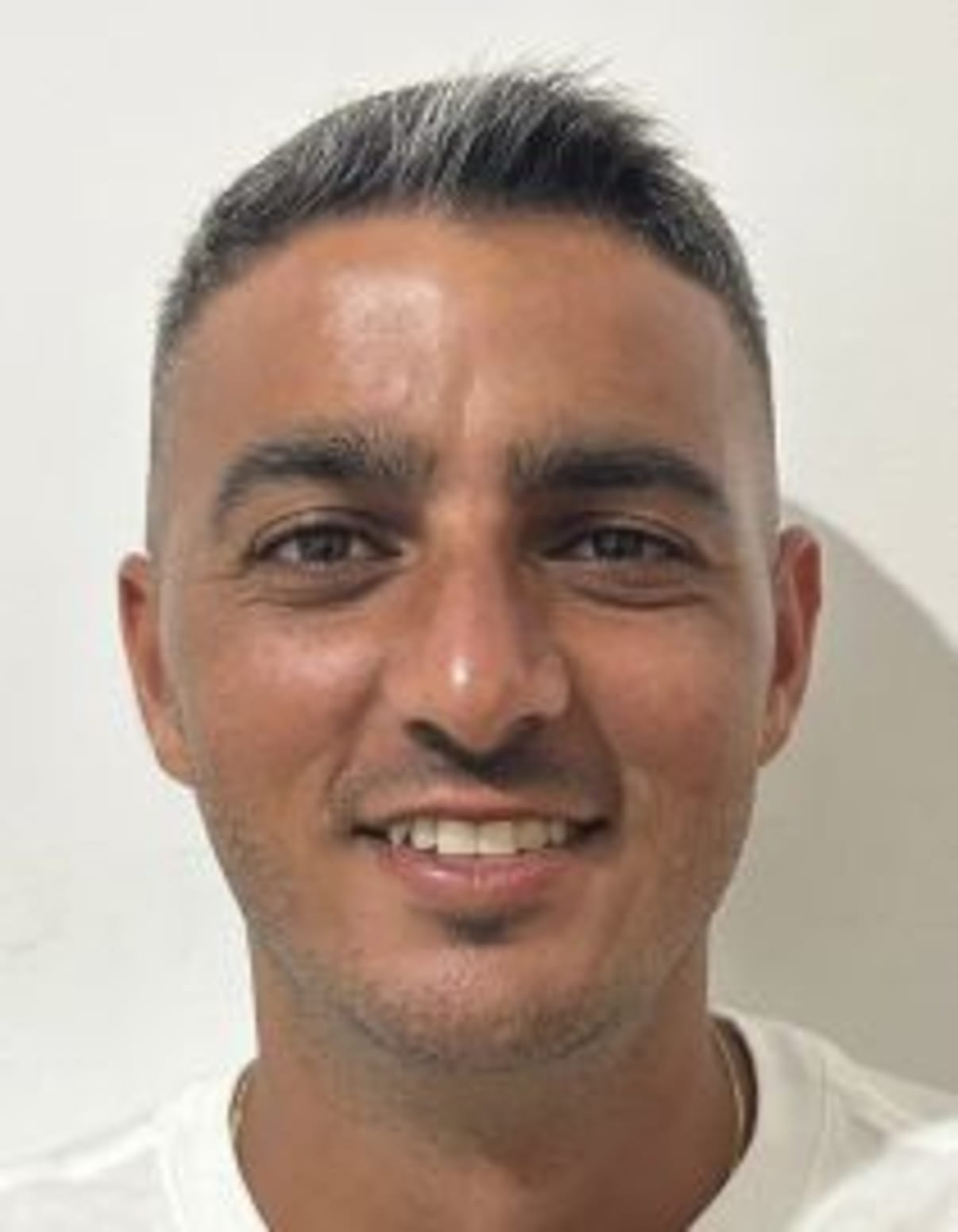 תמונת פורטרט של בעל המקצוע