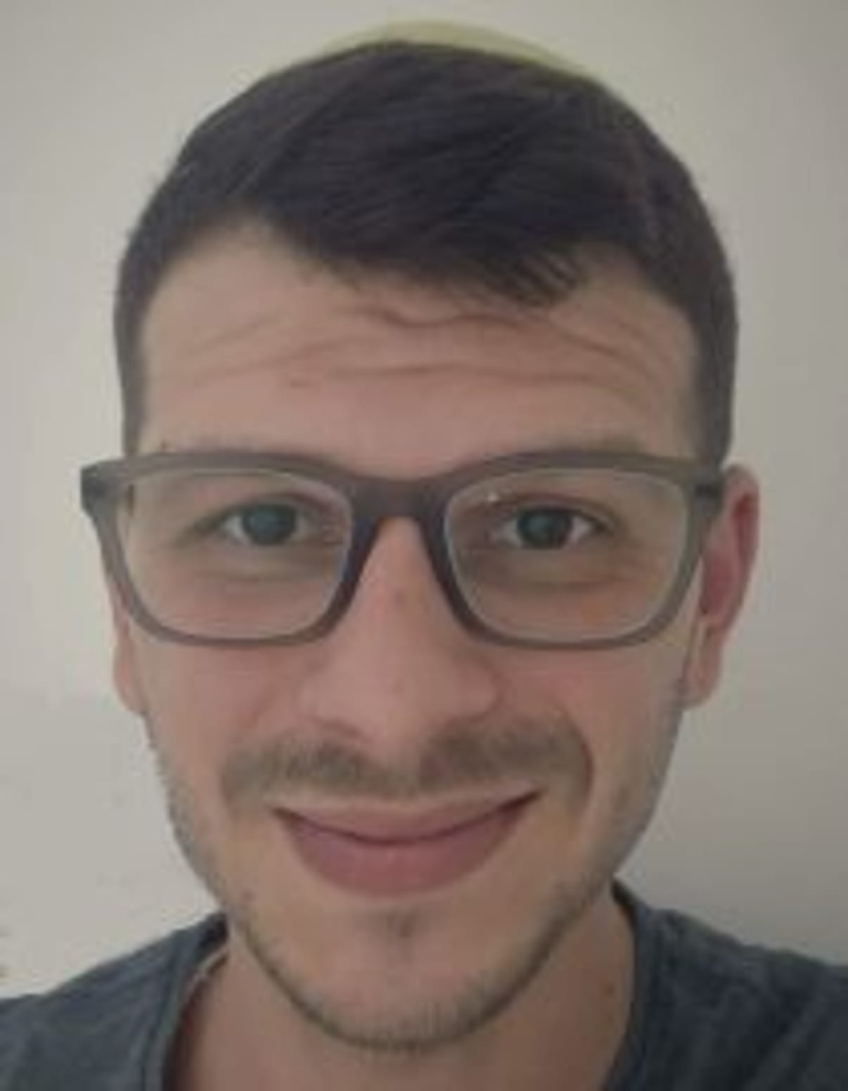 תמונת פורטרט של בעל המקצוע