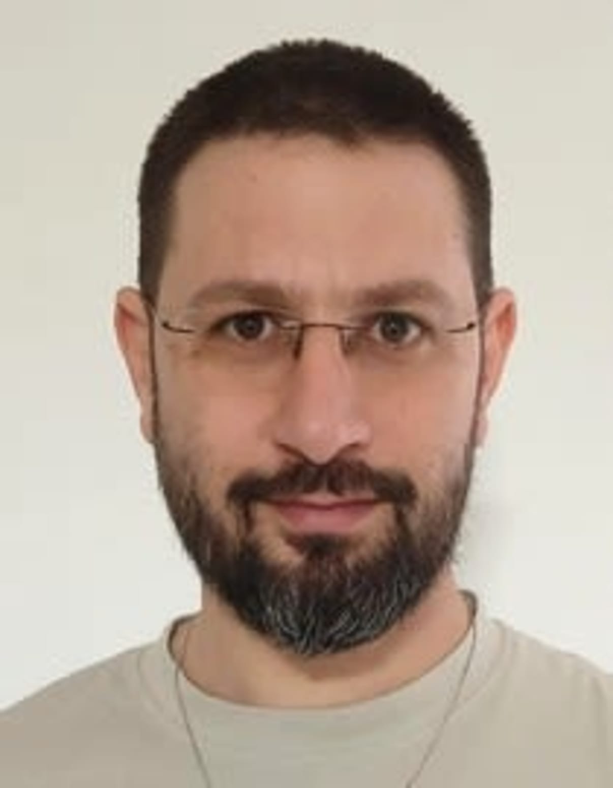 תמונת פורטרט של בעל המקצוע