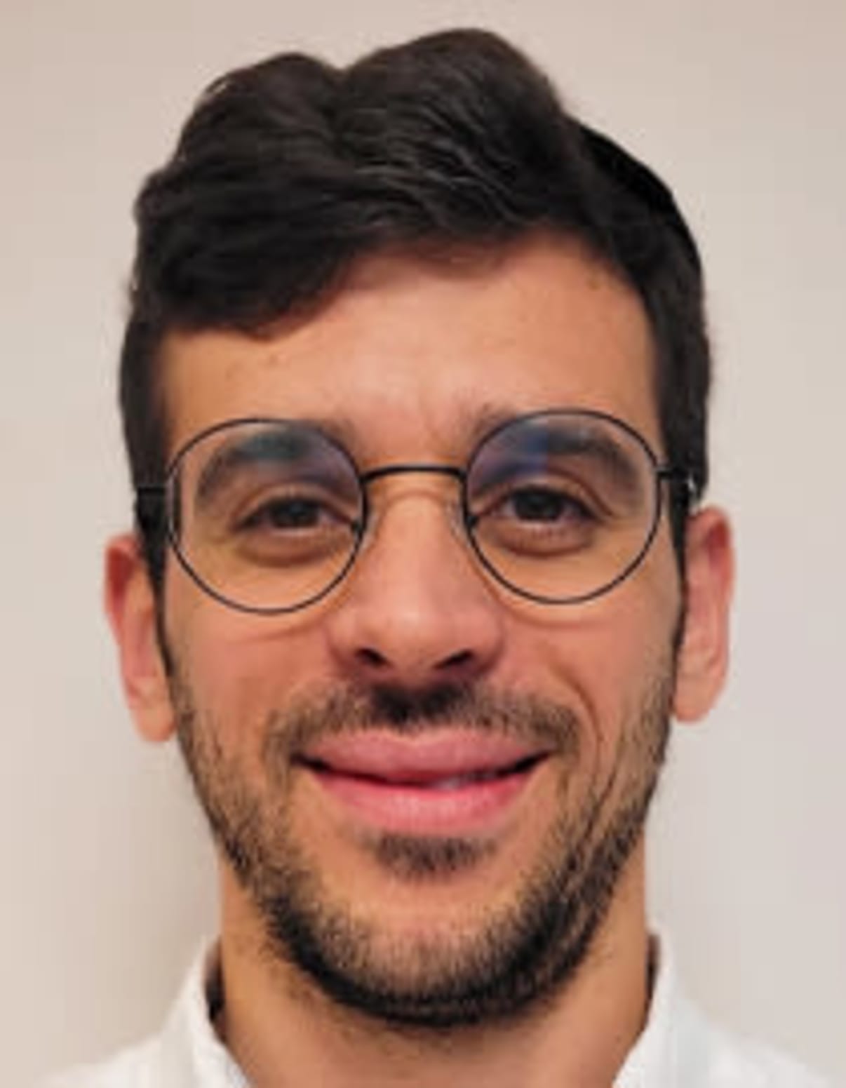 תמונת פורטרט של בעל המקצוע