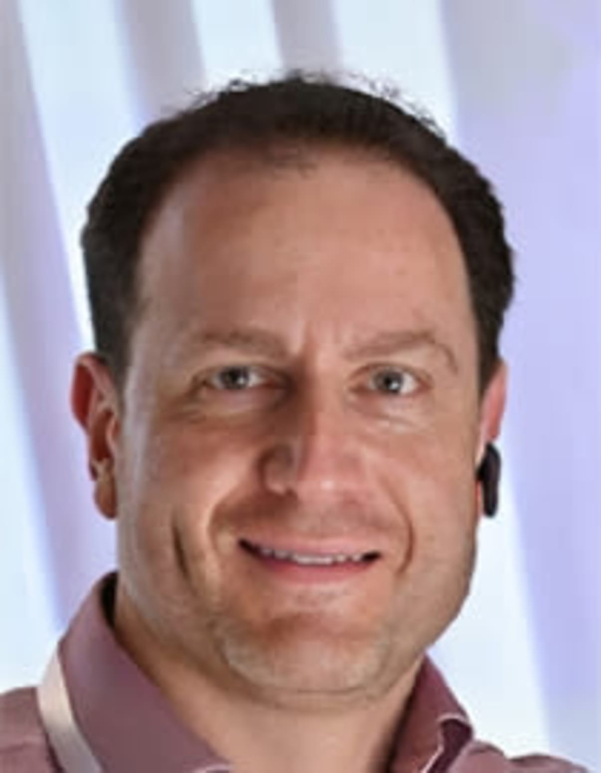 תמונת פורטרט של בעל המקצוע