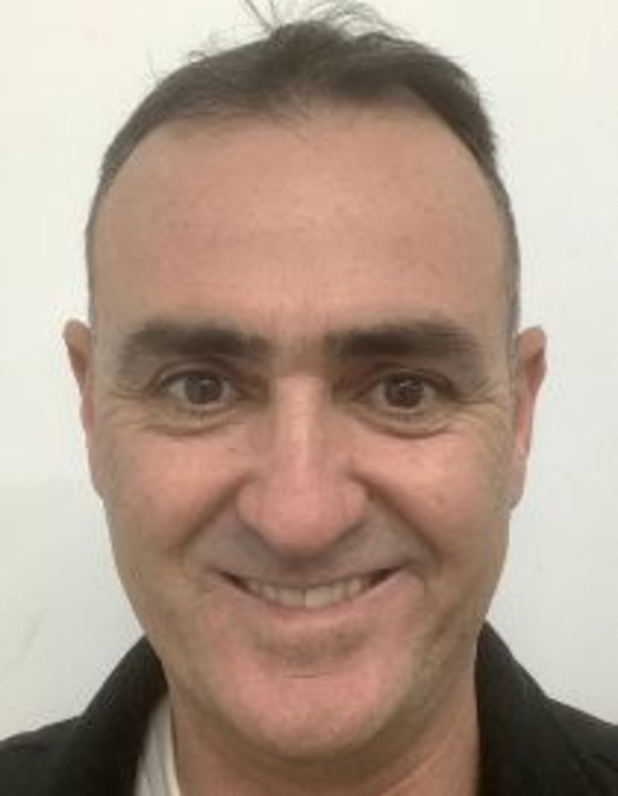 תמונת פורטרט של בעל המקצוע