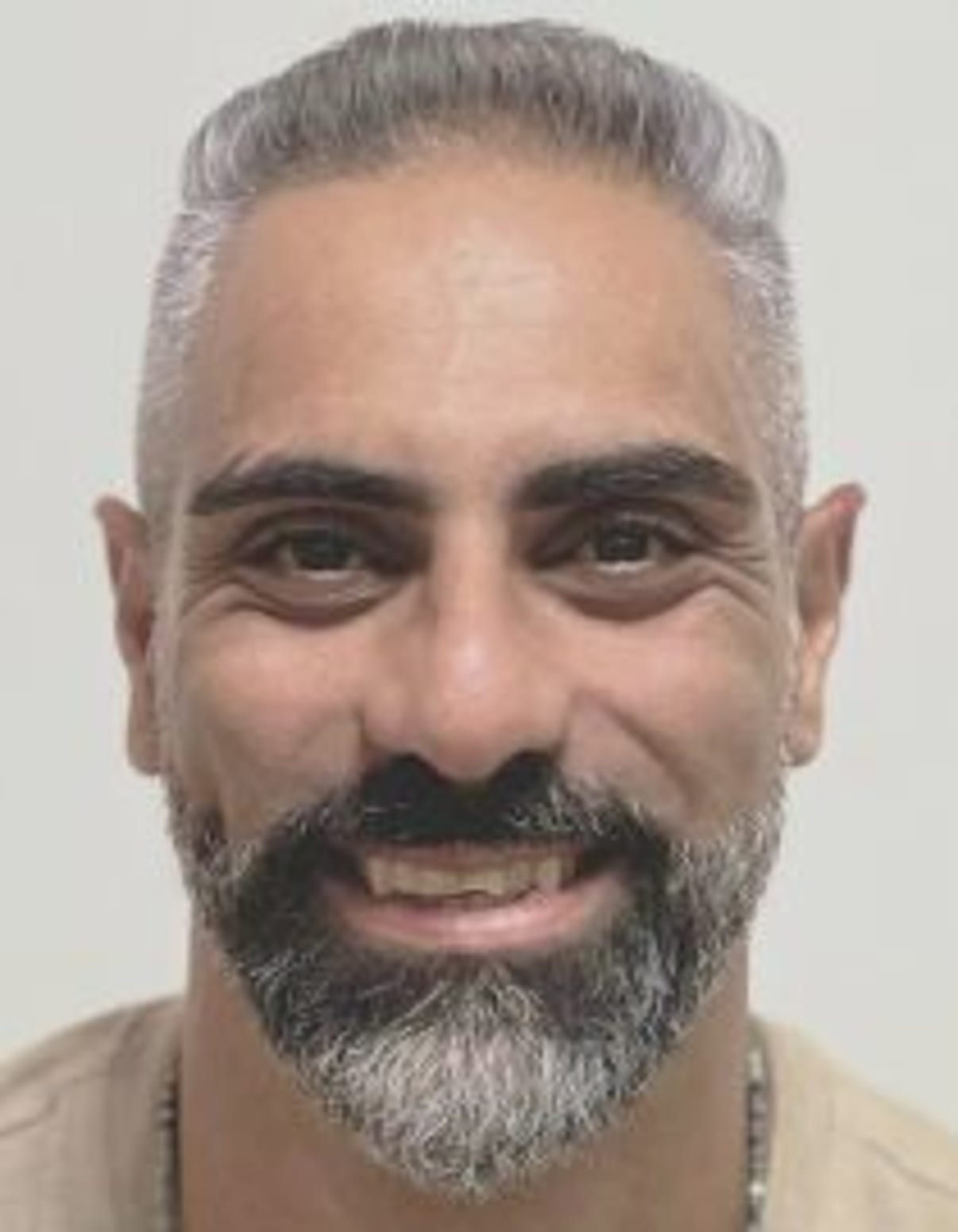 תמונת פורטרט של בעל המקצוע