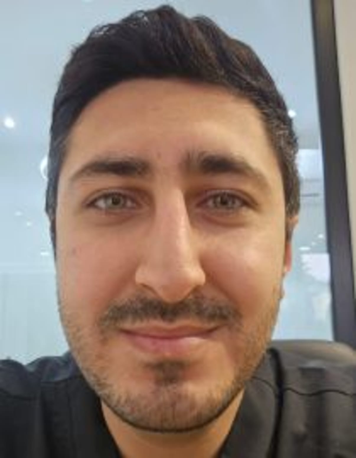 תמונת פורטרט של בעל המקצוע