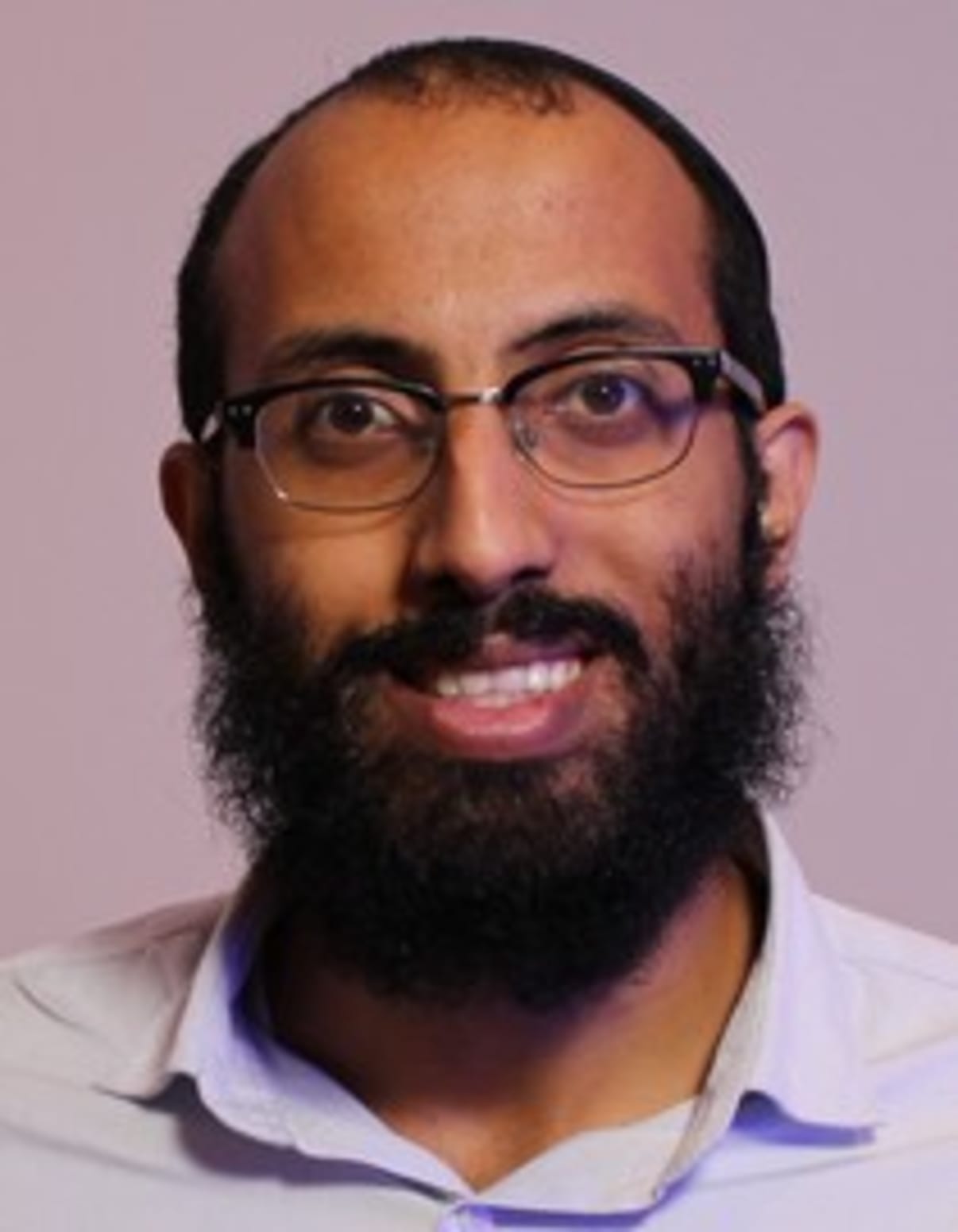 תמונת פורטרט של בעל המקצוע