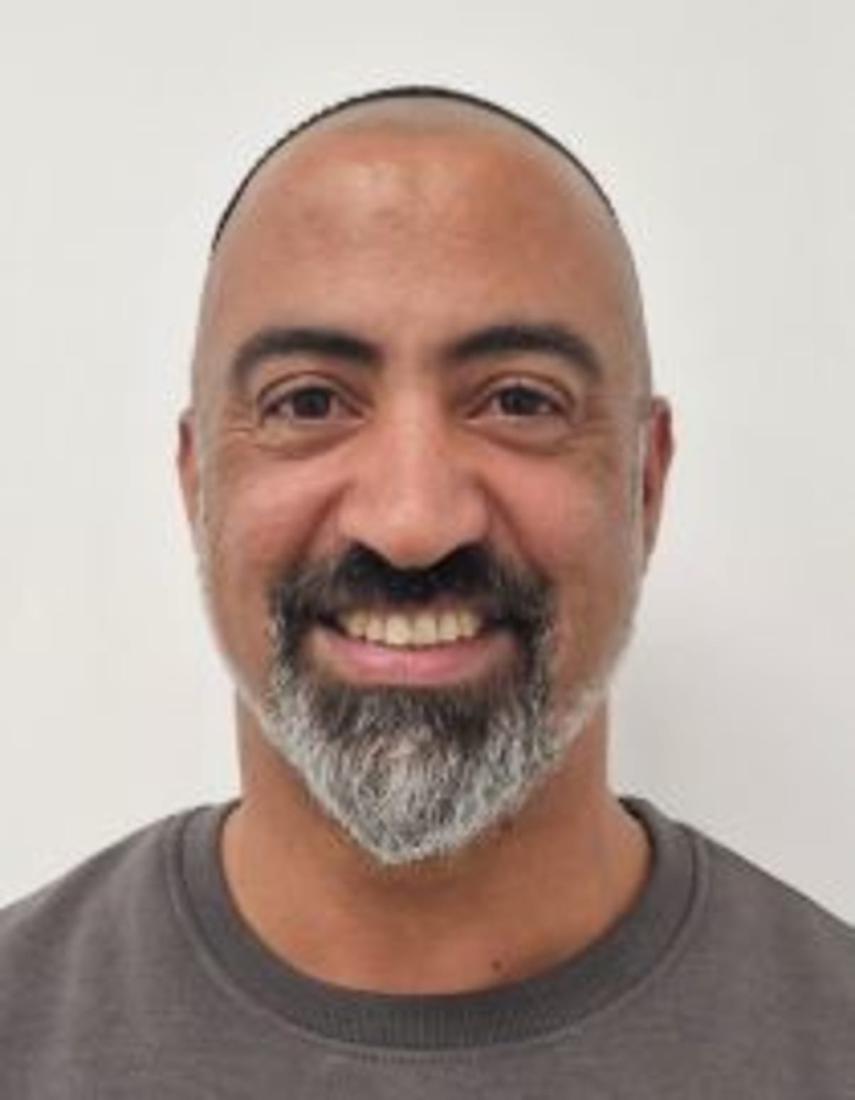 תמונת פורטרט של בעל המקצוע