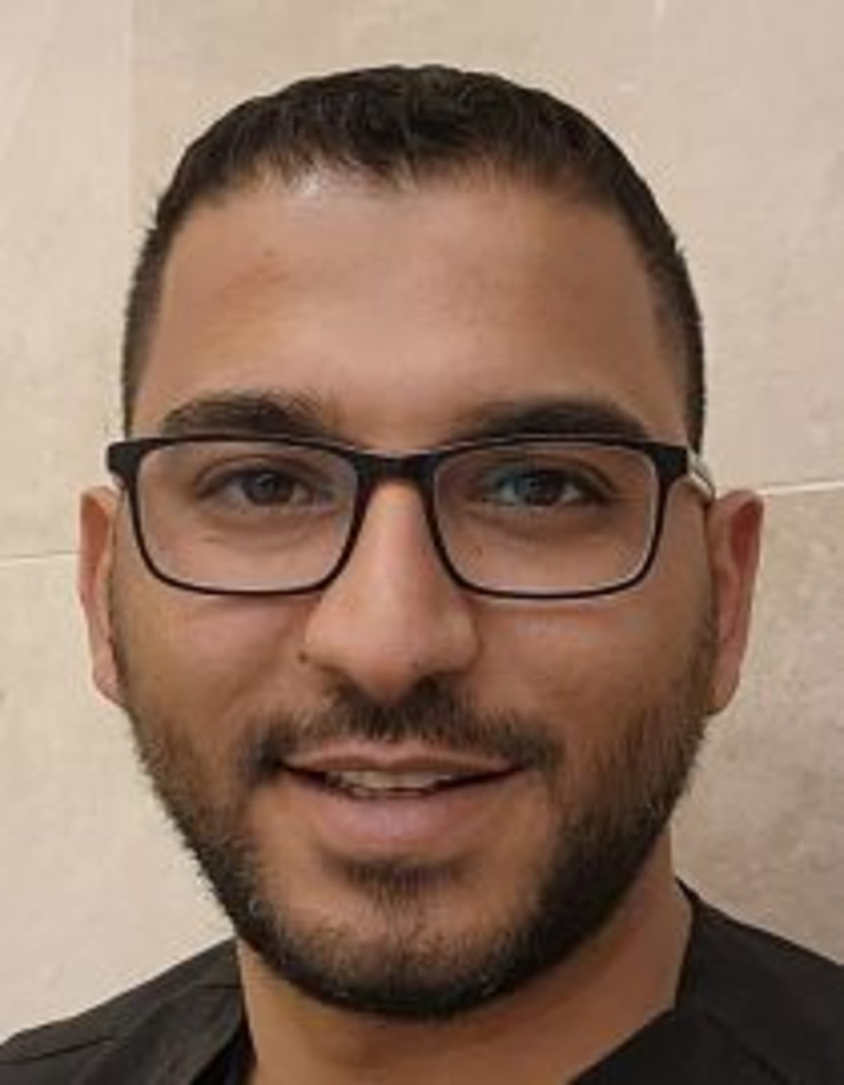 תמונת פורטרט של בעל המקצוע