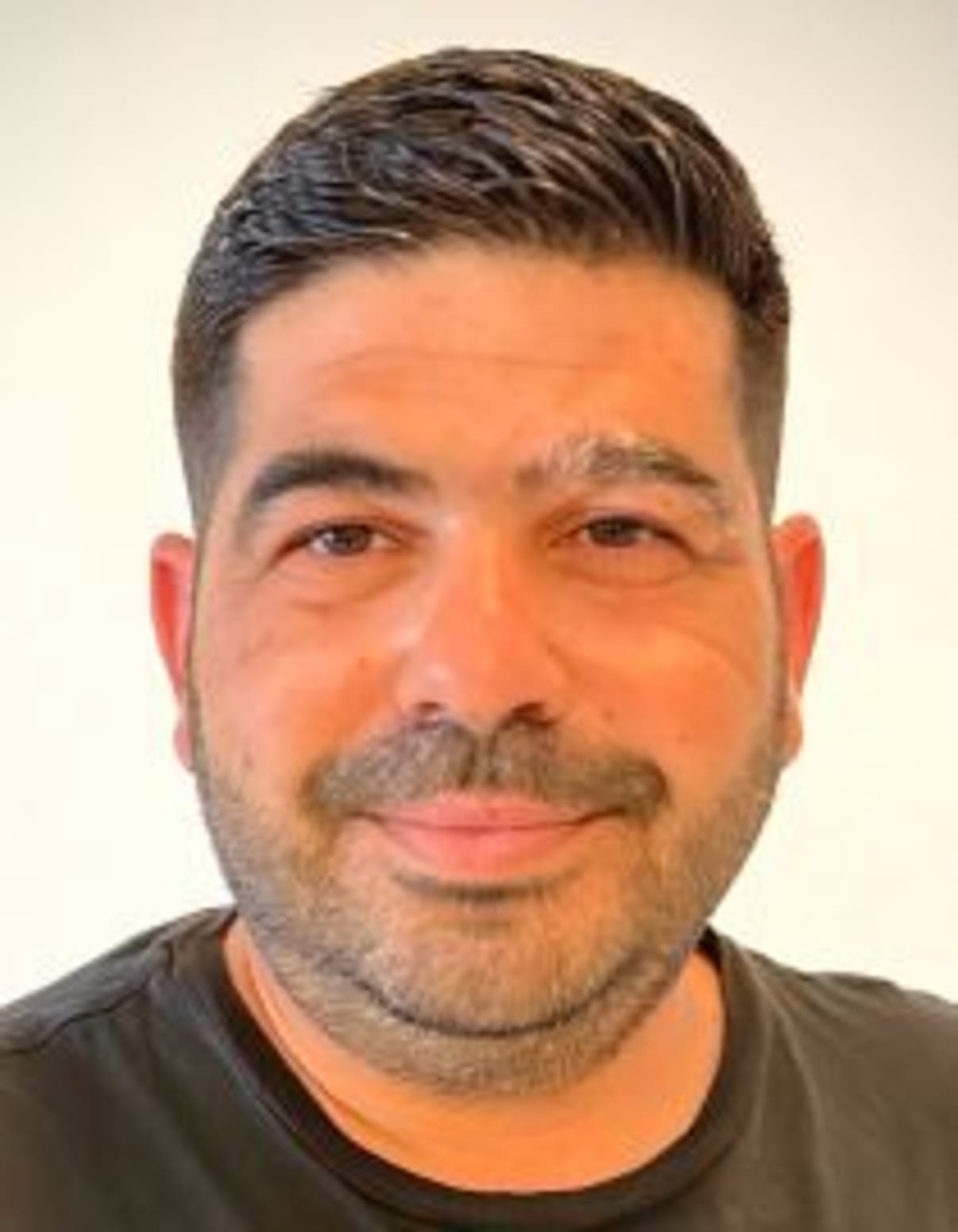 תמונת פורטרט של בעל המקצוע