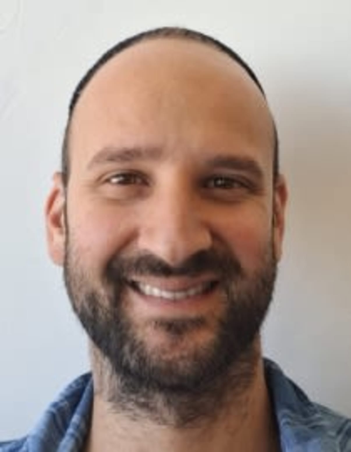 תמונת פורטרט של בעל המקצוע