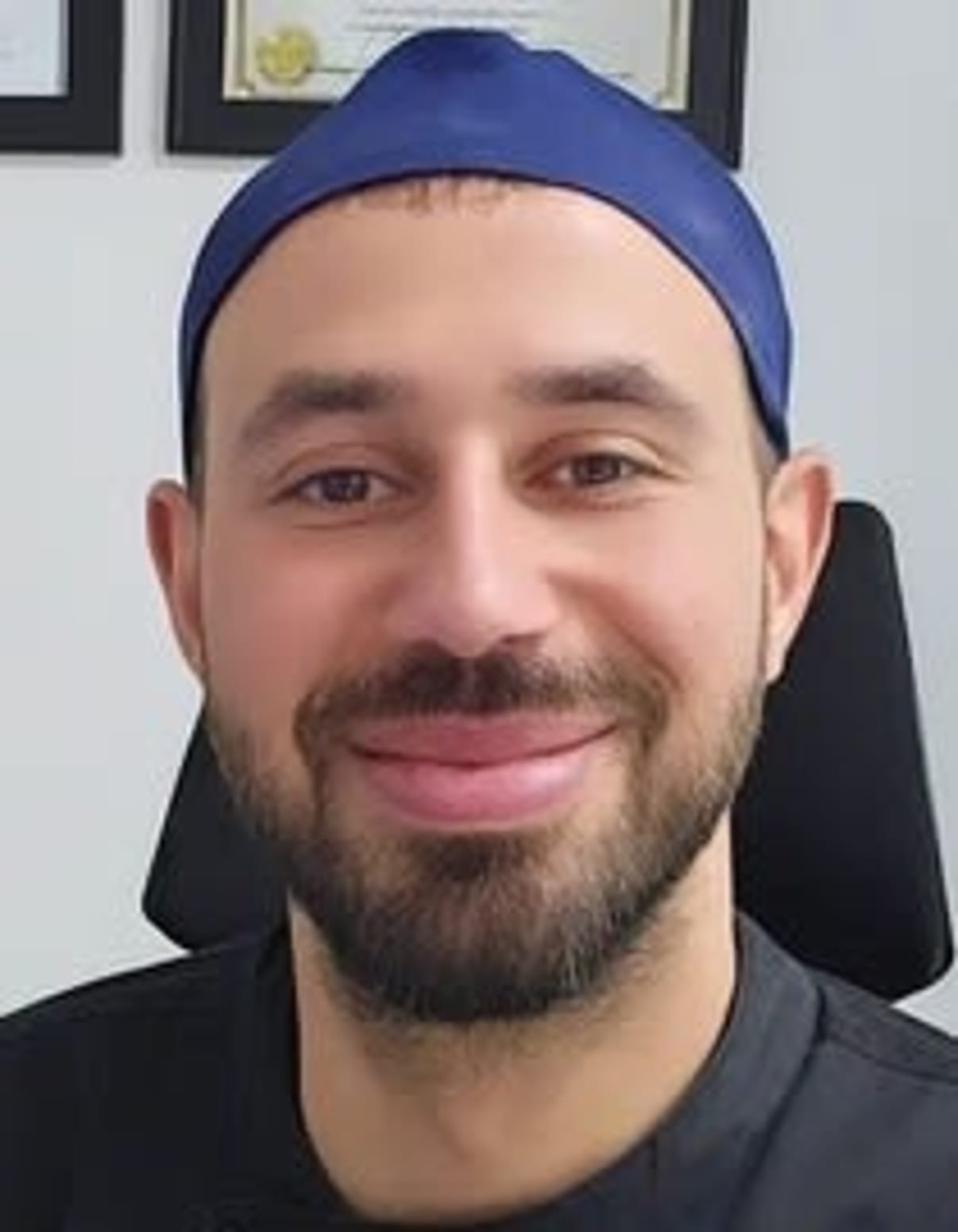 תמונת פורטרט של בעל המקצוע