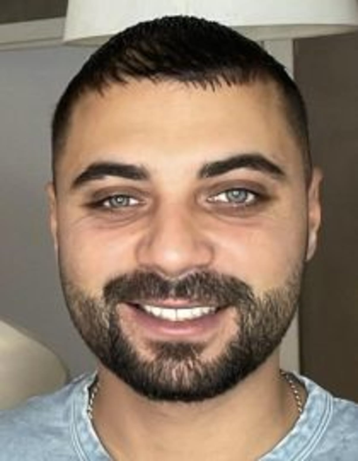 תמונת פורטרט של בעל המקצוע