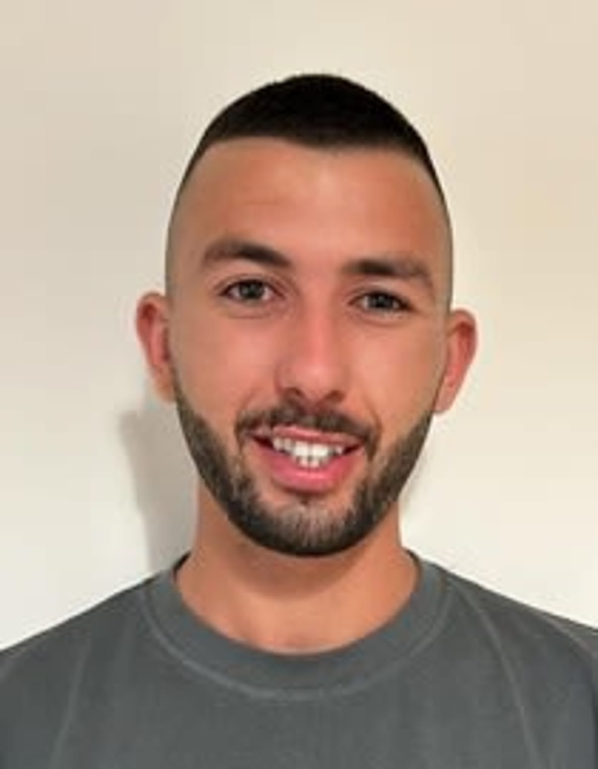 תמונת פורטרט של בעל המקצוע