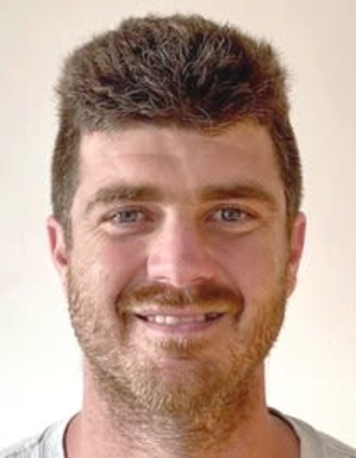 תמונת פורטרט של בעל המקצוע