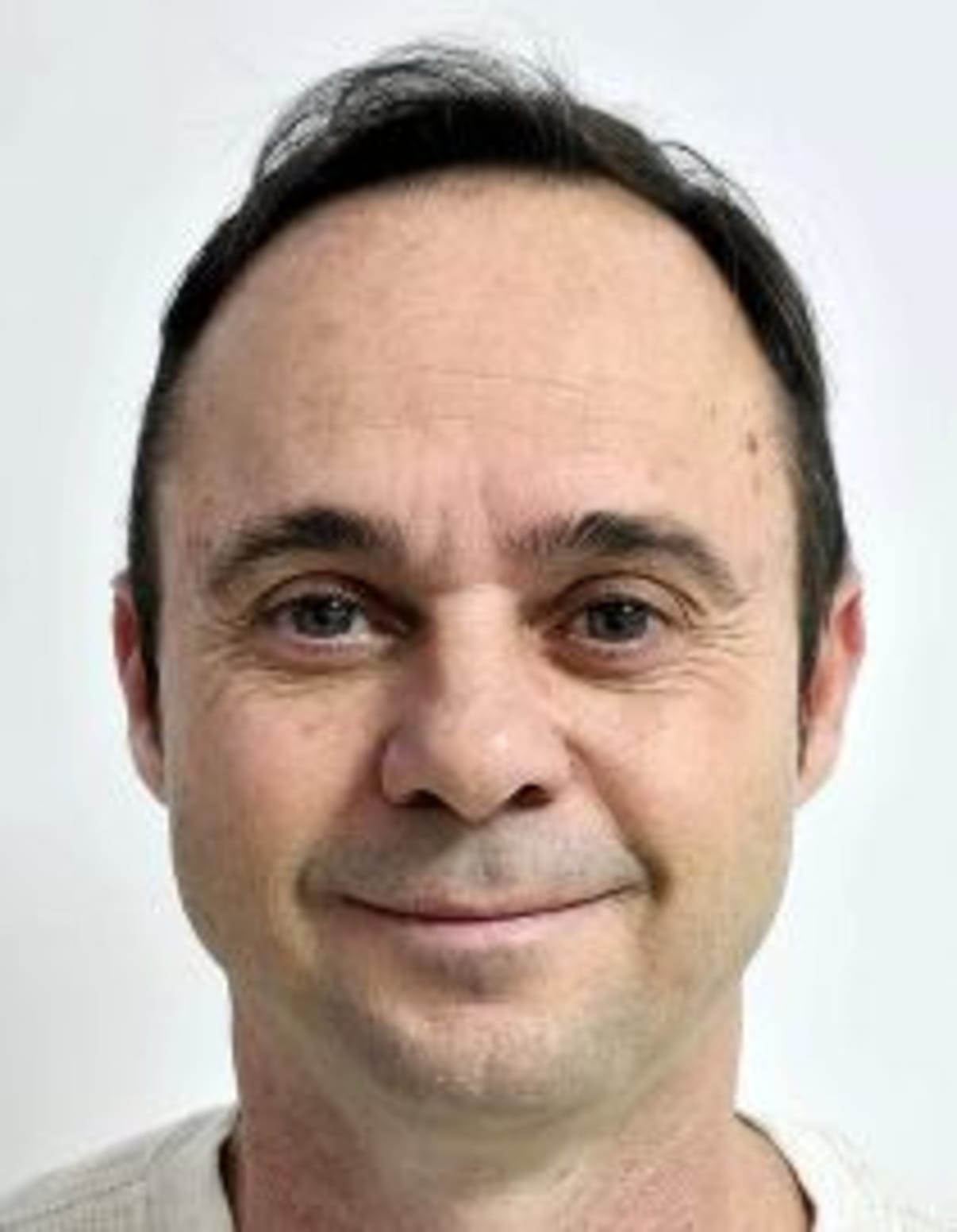 תמונת פורטרט של בעל המקצוע