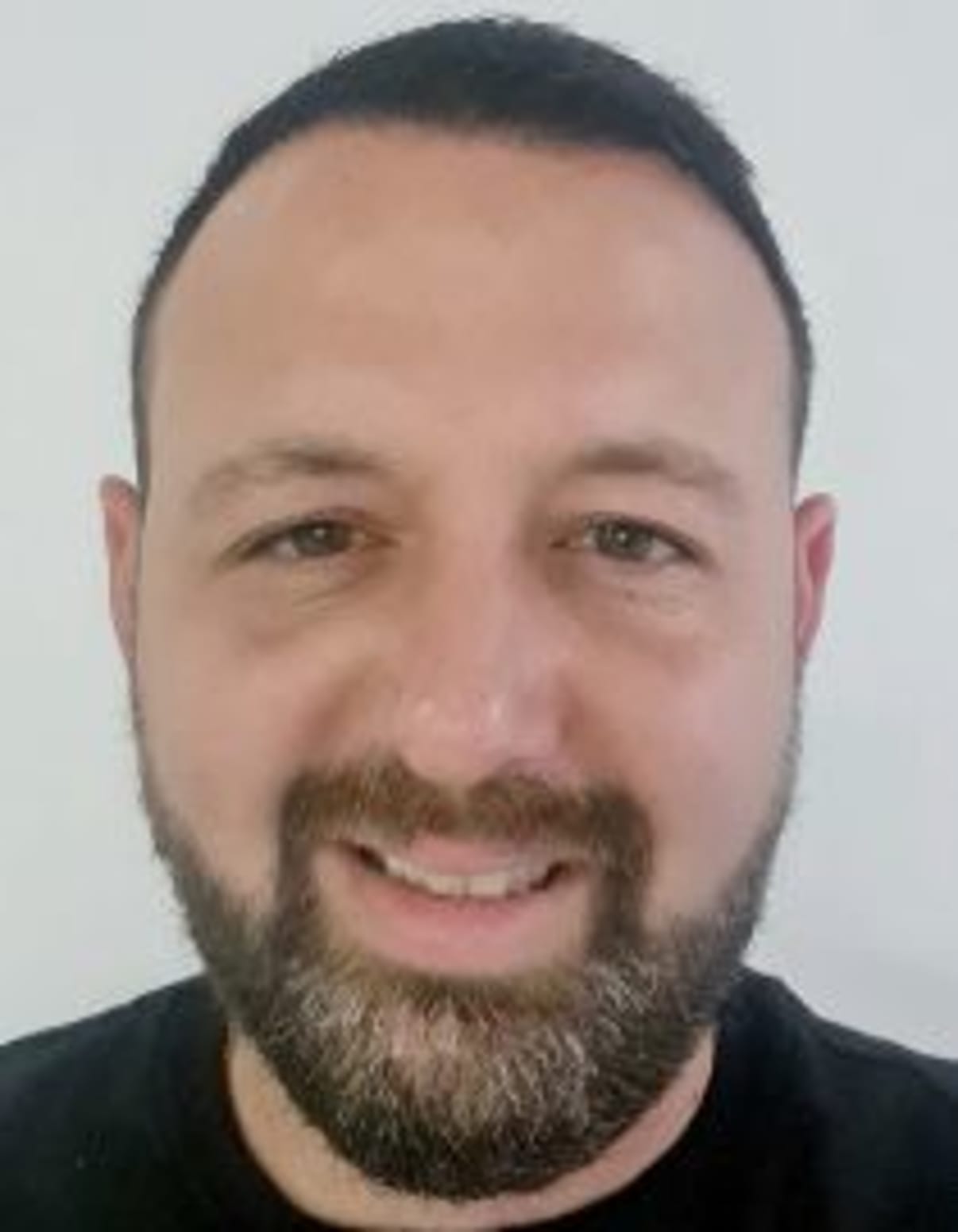 תמונת פורטרט של בעל המקצוע