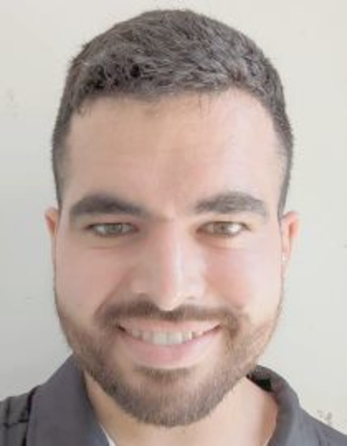 תמונת פורטרט של בעל המקצוע