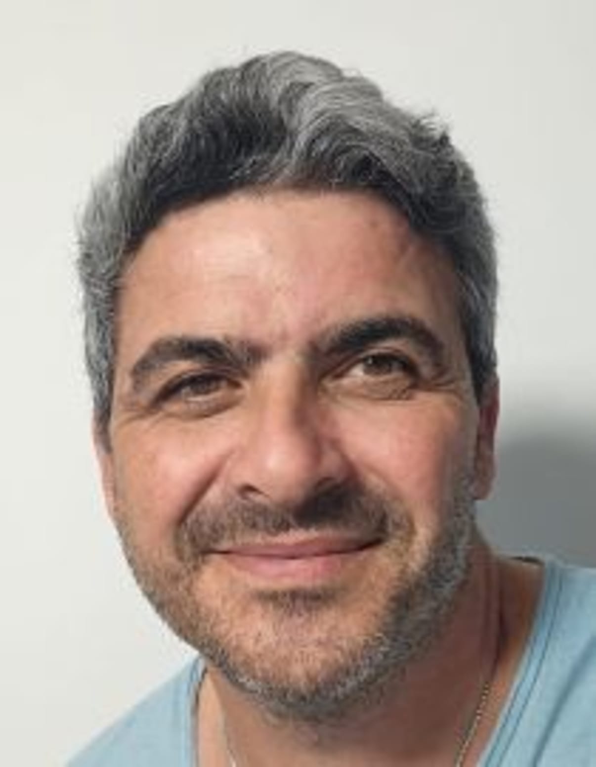 תמונת פורטרט של בעל המקצוע