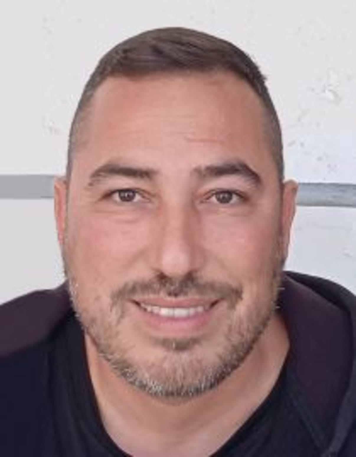 תמונת פורטרט של בעל המקצוע