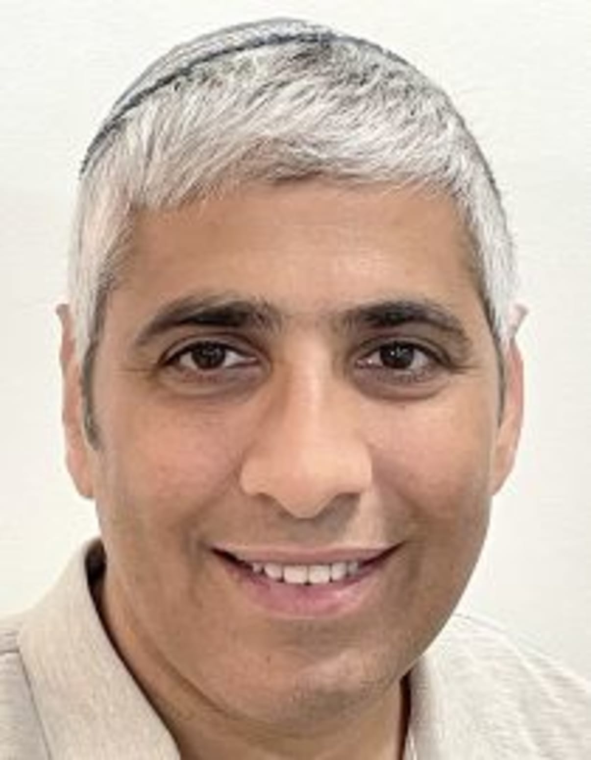 תמונת פורטרט של בעל המקצוע