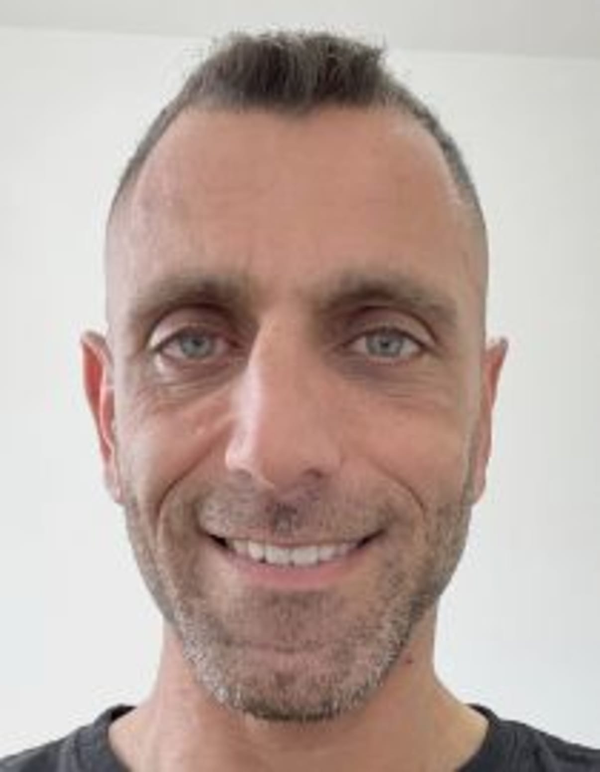 תמונת פורטרט של בעל המקצוע