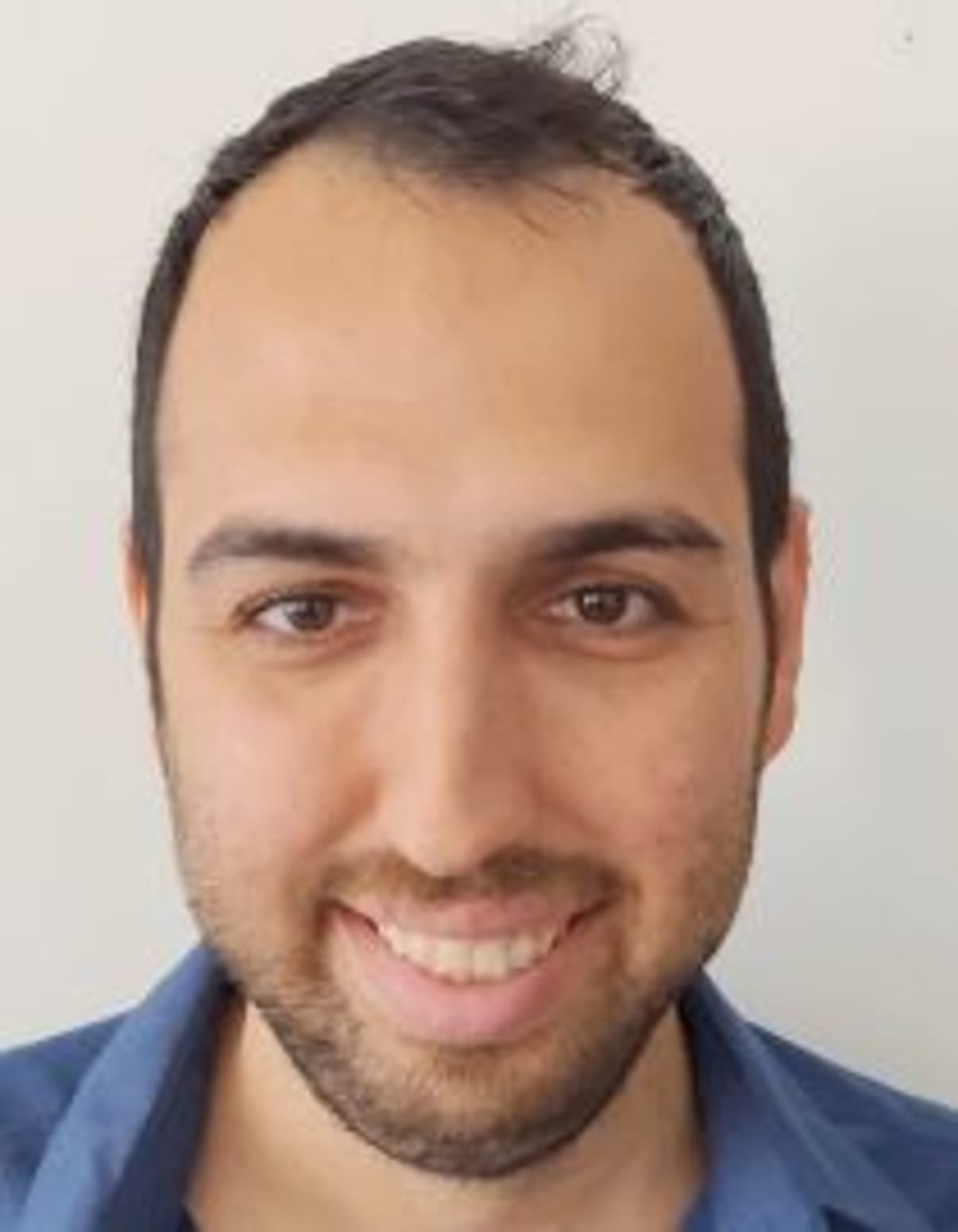 תמונת פורטרט של בעל המקצוע