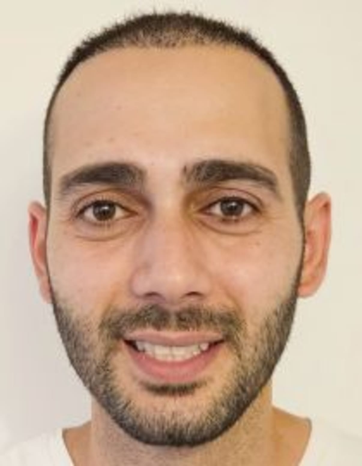 תמונת פורטרט של בעל המקצוע