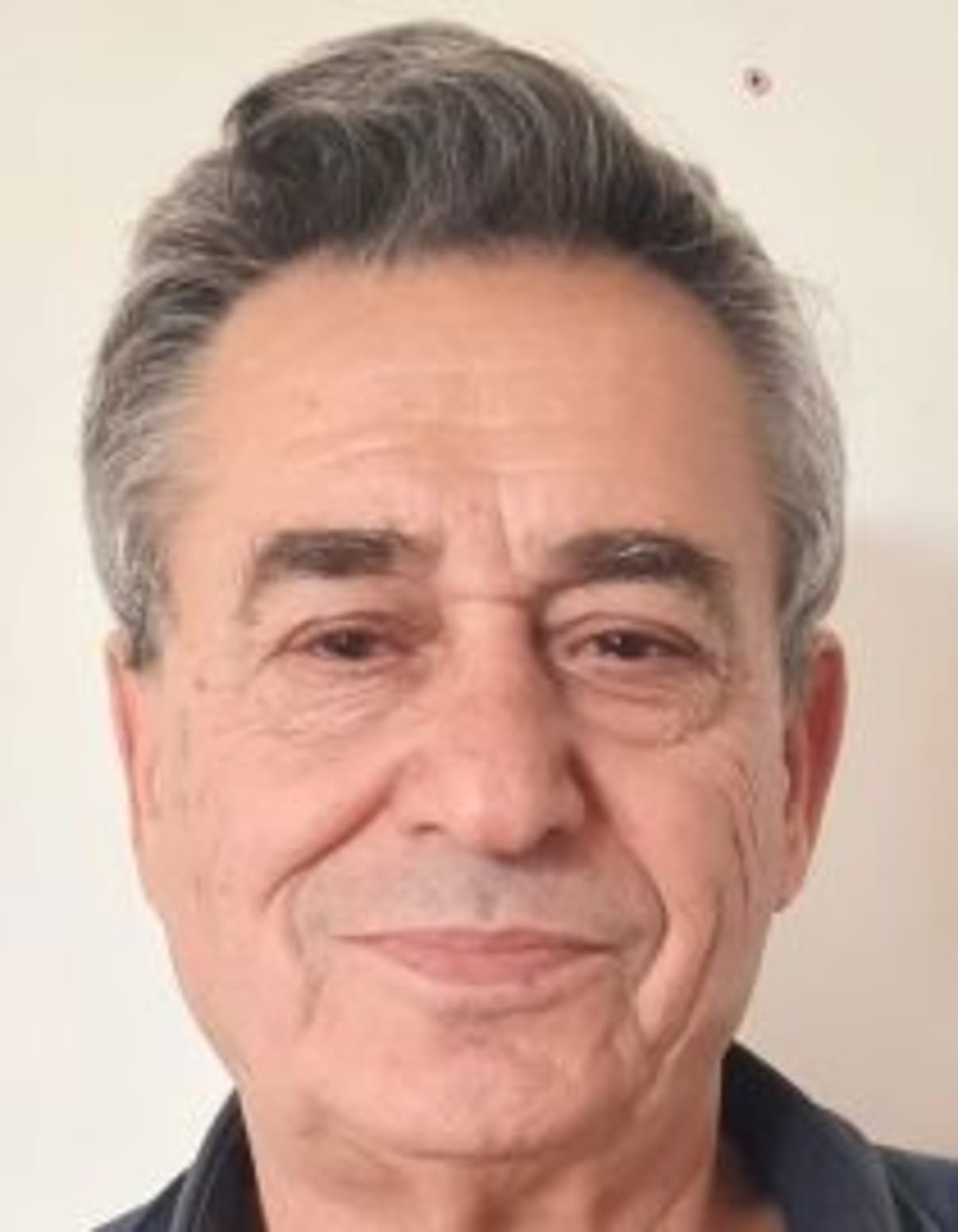 תמונת פורטרט של בעל המקצוע