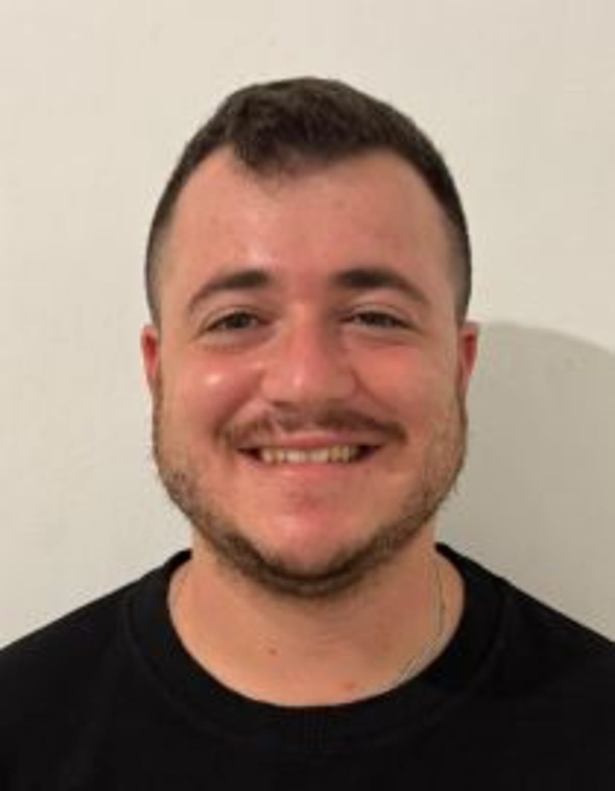 תמונת פורטרט של בעל המקצוע