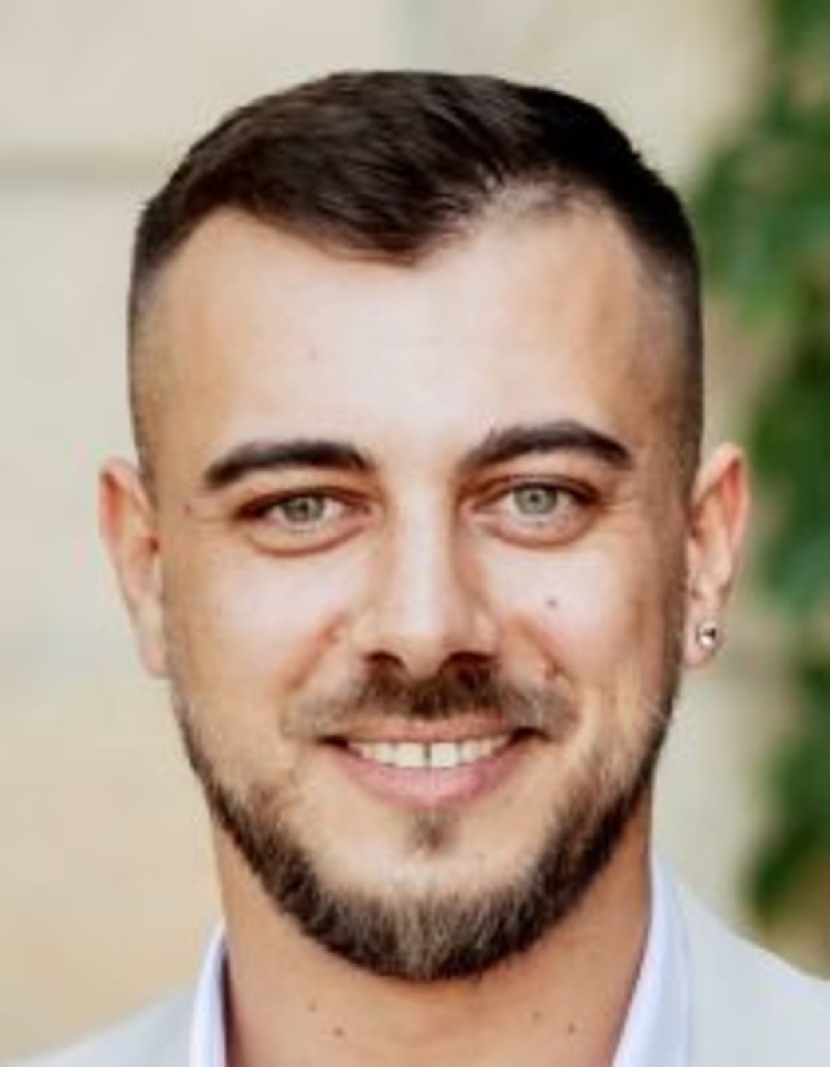 תמונת פורטרט של בעל המקצוע