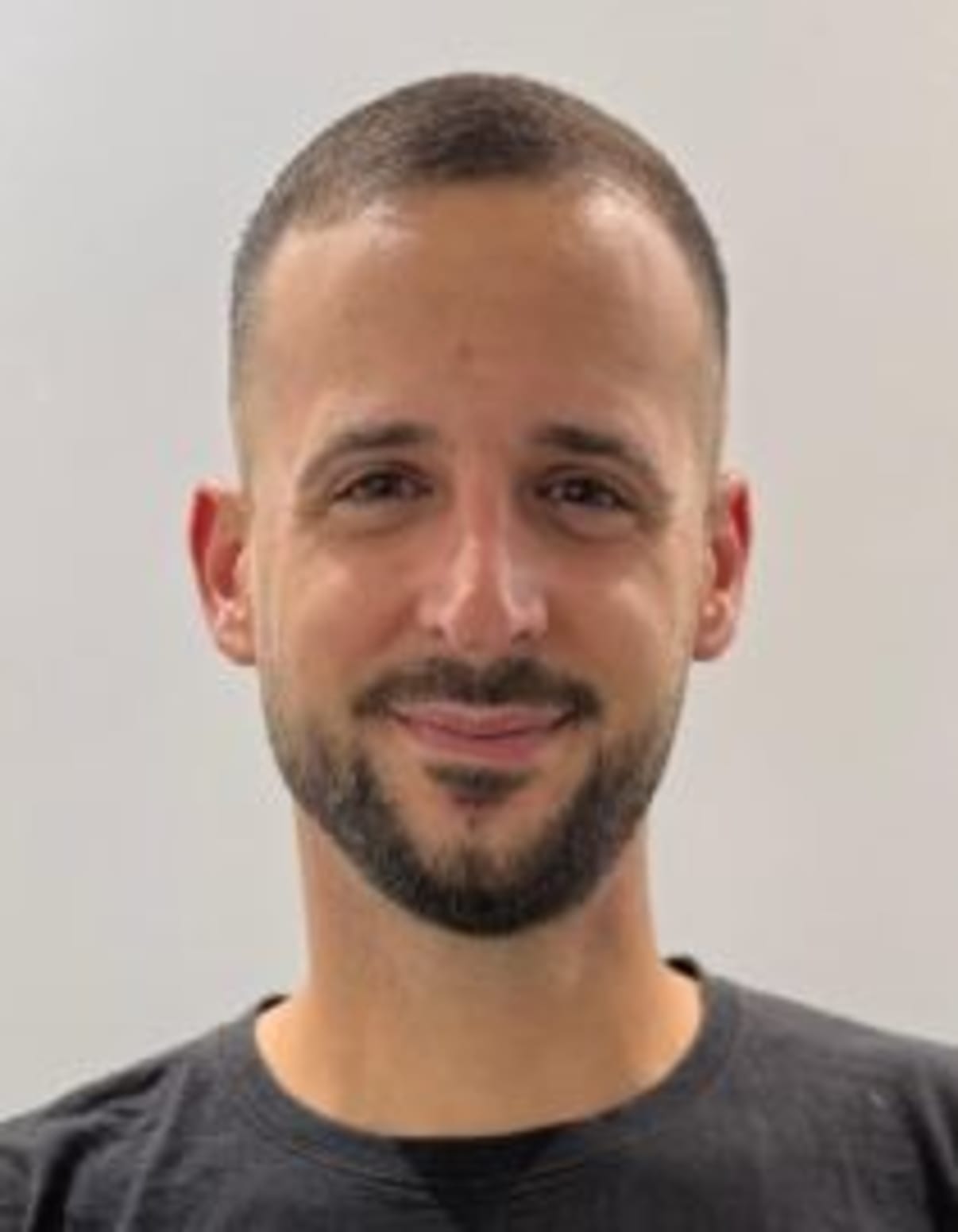 תמונת פורטרט של בעל המקצוע