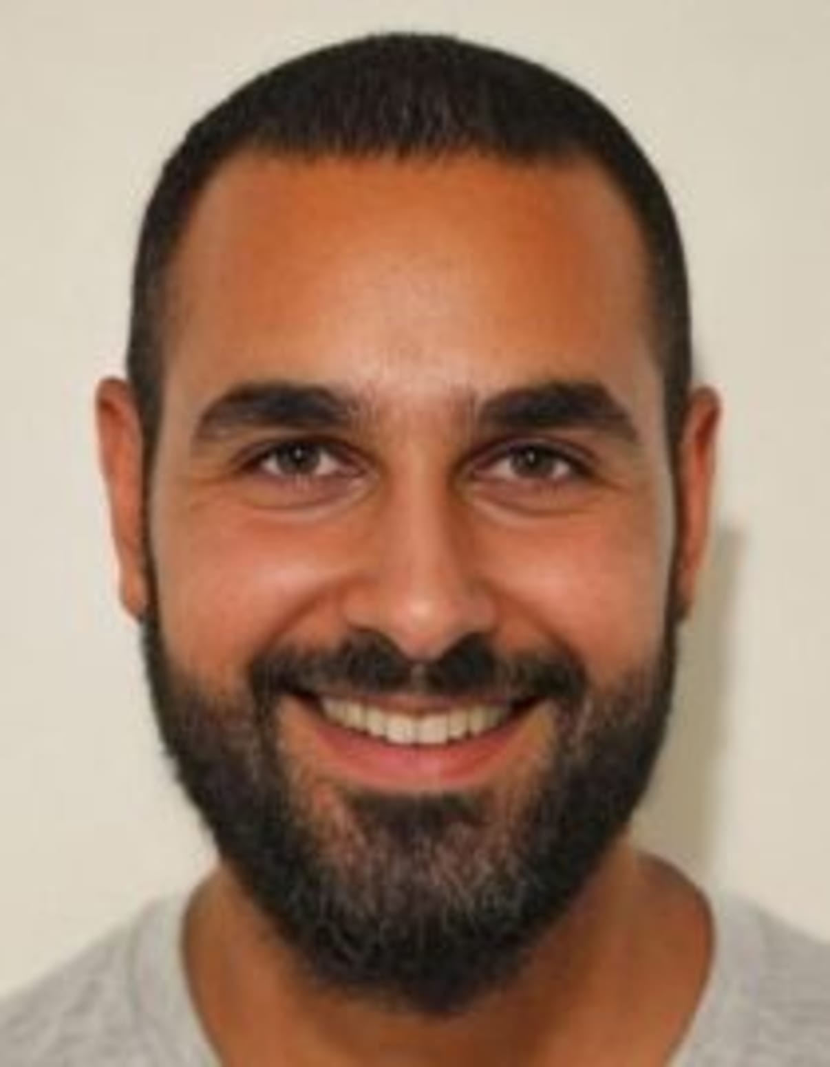 תמונת פורטרט של בעל המקצוע