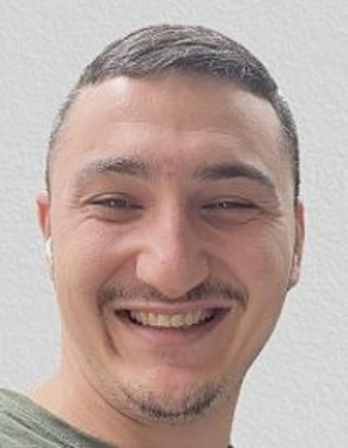 תמונת פורטרט של בעל המקצוע