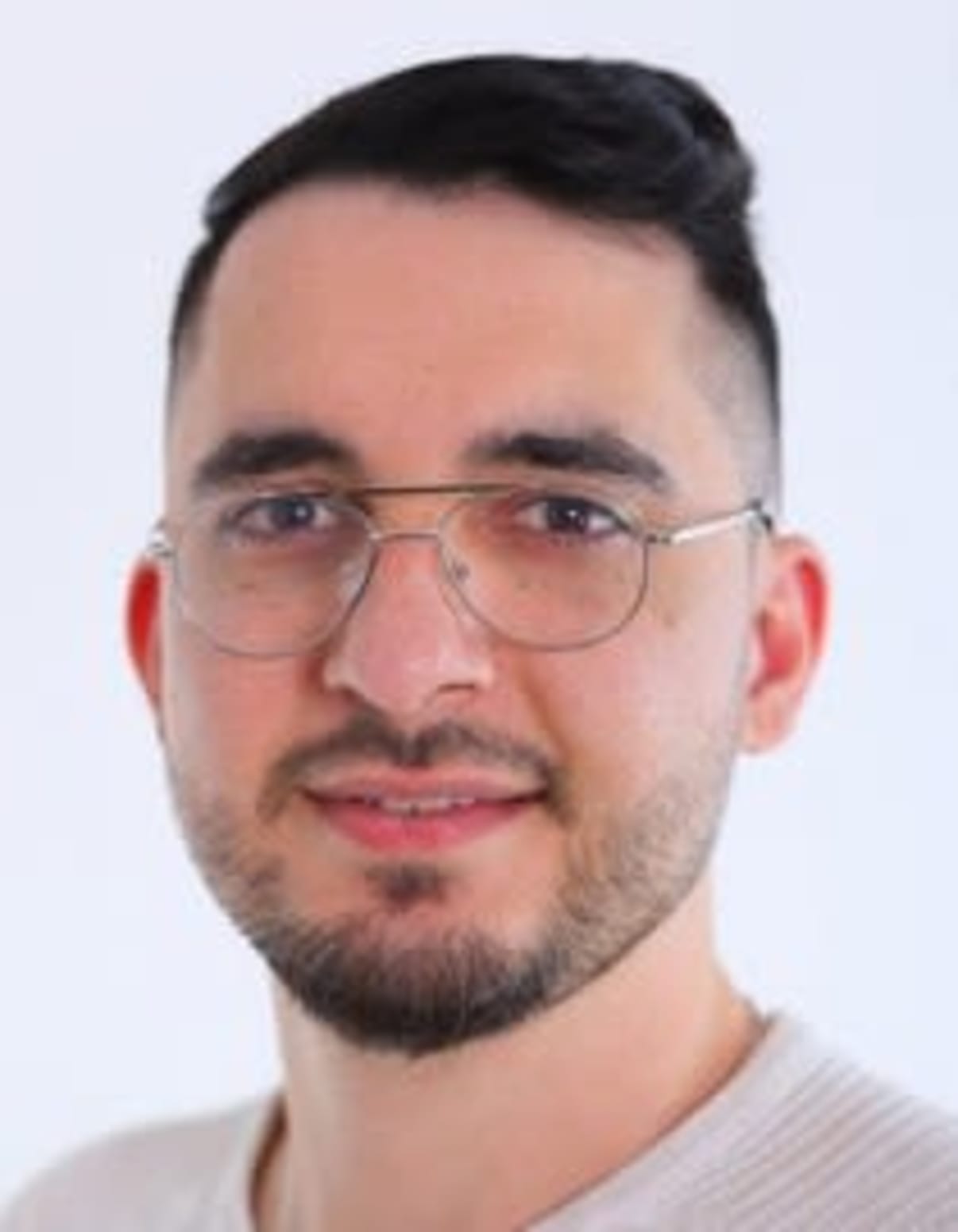 תמונת פורטרט של בעל המקצוע