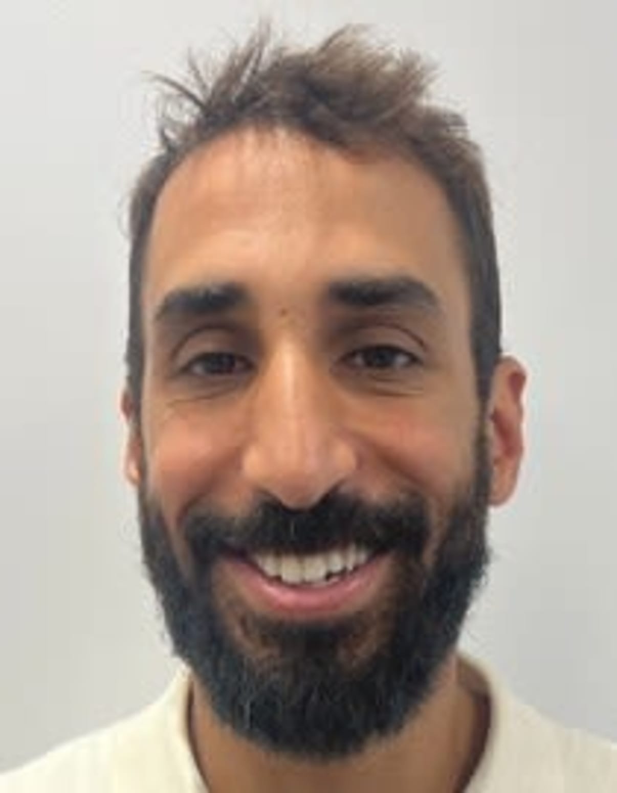 תמונת פורטרט של בעל המקצוע