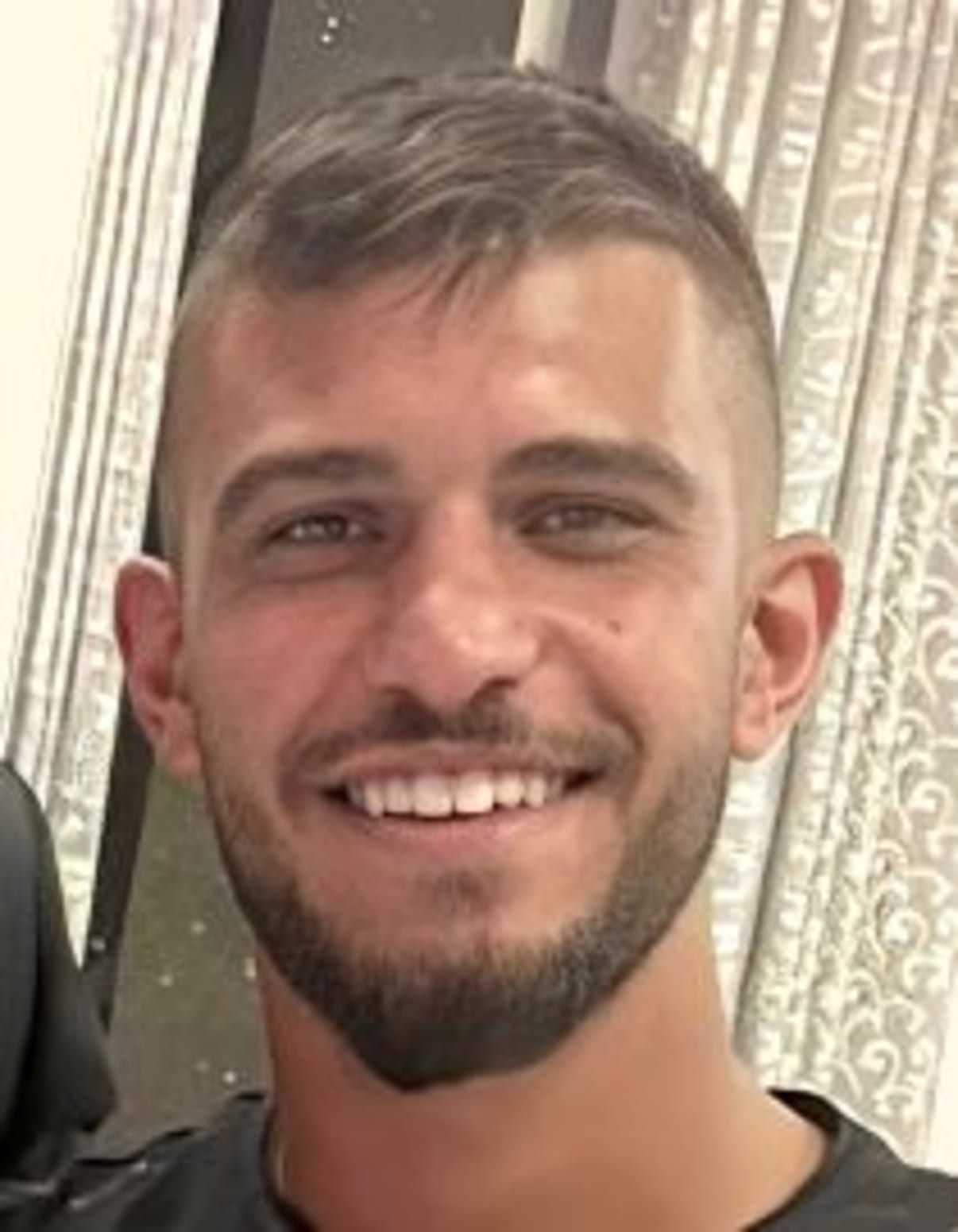 תמונת פורטרט של בעל המקצוע